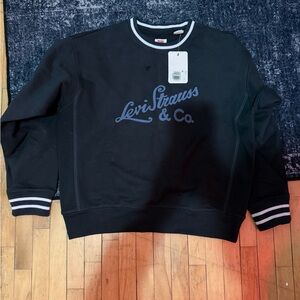 Levi's Women’s Black Logo Crewneck Sweatshirt